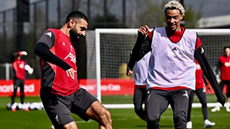 محمد صلاح يشارك في تدريبات ليفربول الجماعية