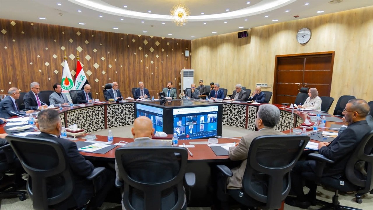 وزير النفط يوجه بإيجاد بدائل لتصدير النفط وزيادة الصادرات
