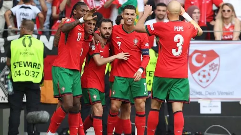قائمة منتخب البرتغال لمواجهات دوري الأمم الأوروبية.. موقف كريستيانو رو
