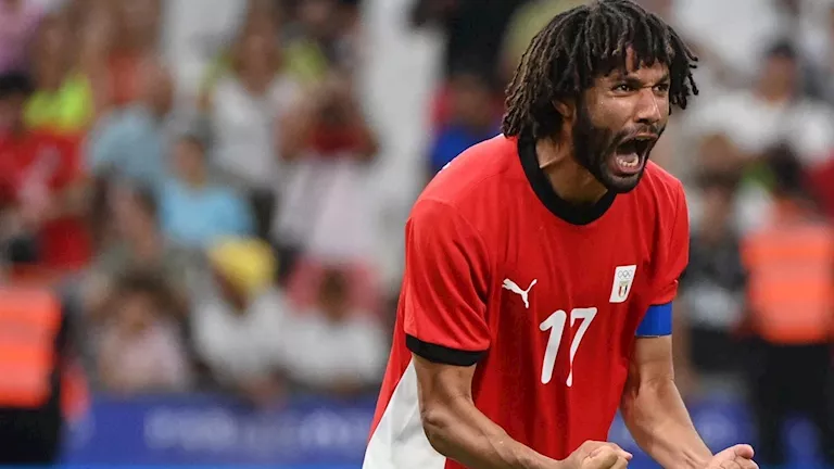لماذا ظهر النني في مباراة بيراميدز وجورماهيا؟ مصدر يكشف التفاصيل